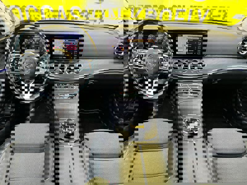 Image Mercedes-Benz 汃獡敳䔠䈠牥楬敮 200 2.0 184 Avantgarde Carplay Clim Bi-zone Caméra PA Sièges élec chauffants Bluetooth Toit ouvrant 